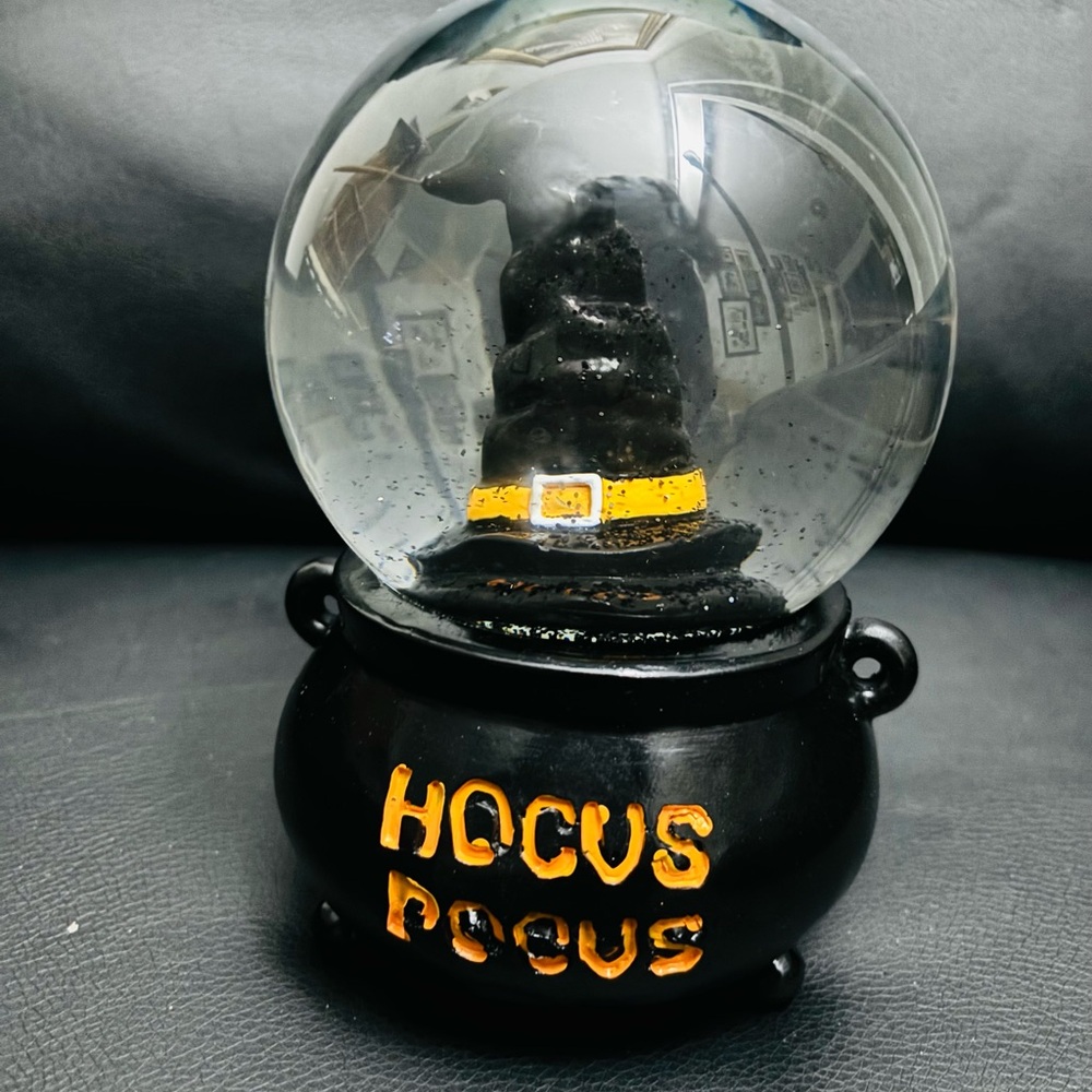Hocus Pocus Witches Hat Snow Globe Halloween